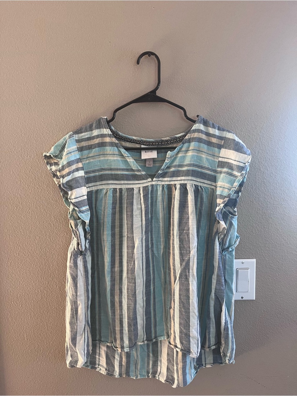Knox Rose Blue and White Striped Flutter Sleeve V-Neck Top